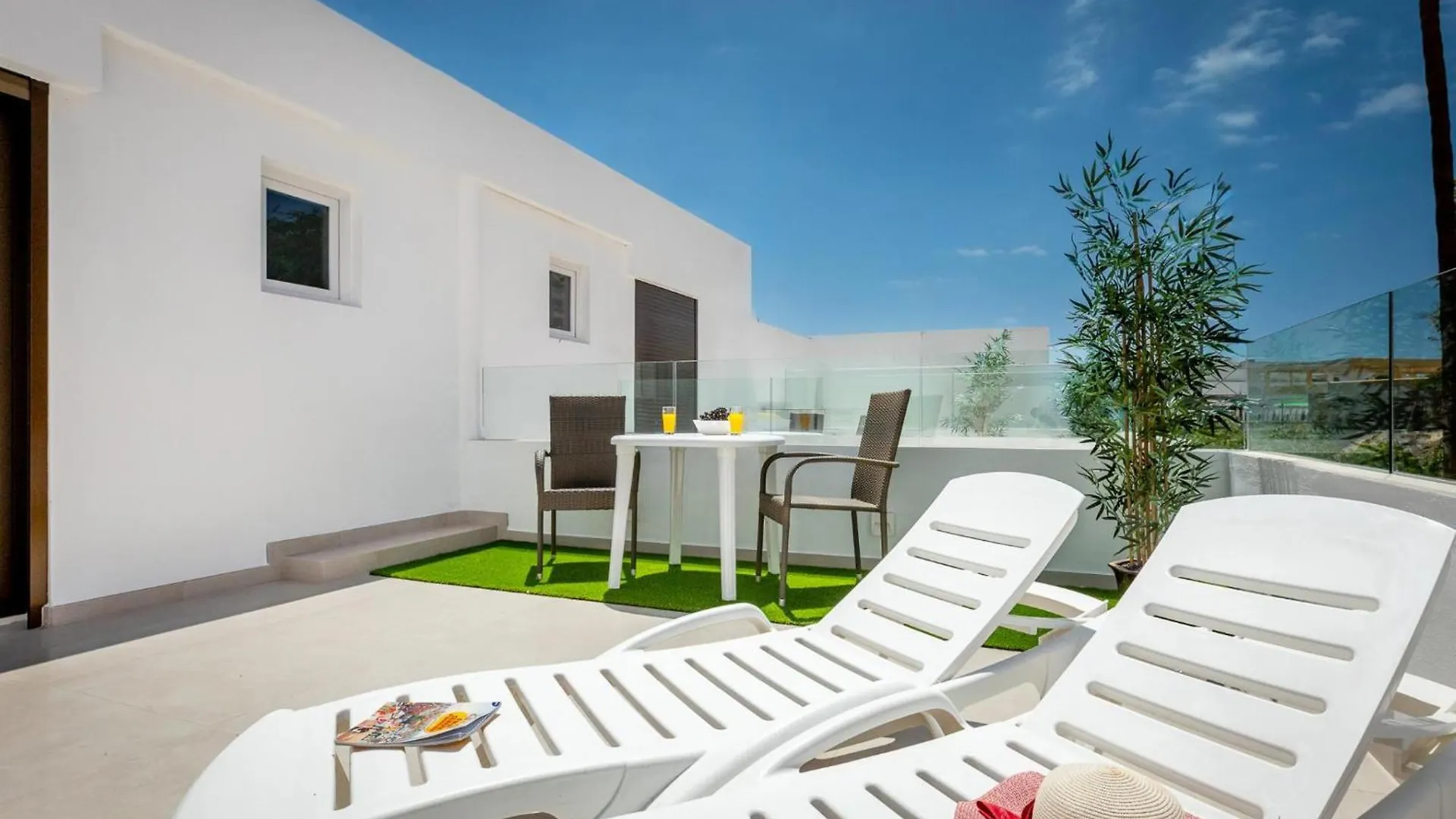 2 Charming Apartment In Las Americas location
